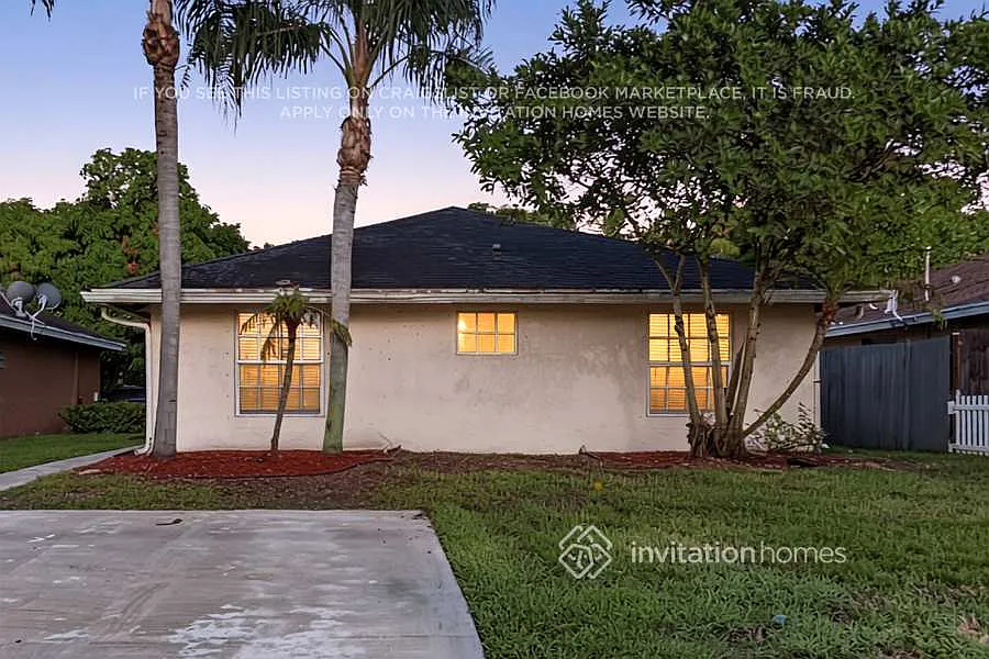2611 Alexander Ave West Palm Beach, FL 33417 — Photo 3