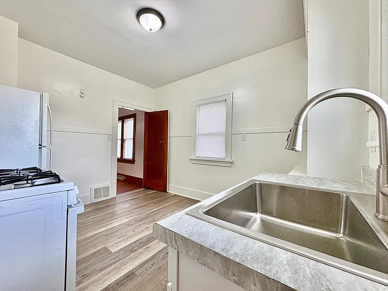 1833 Nash St — Photo 8