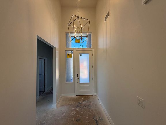 4th image of 565 S Harmony Cir
