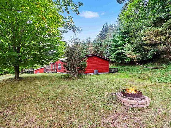 3rd image of 4830 Mount Bliss Rd