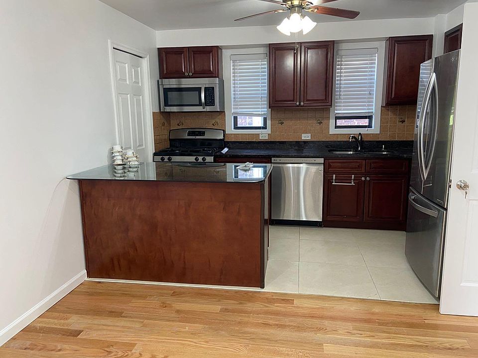 1st image of 15231 Roosevelt Ave #2A