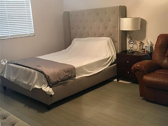 4th image of 1428 SE 4th Ave APT 222