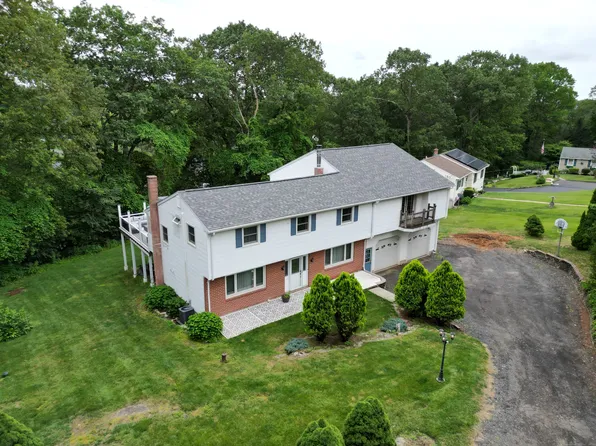 9 Meadowbrook Lane, Wolcott, CT 06716