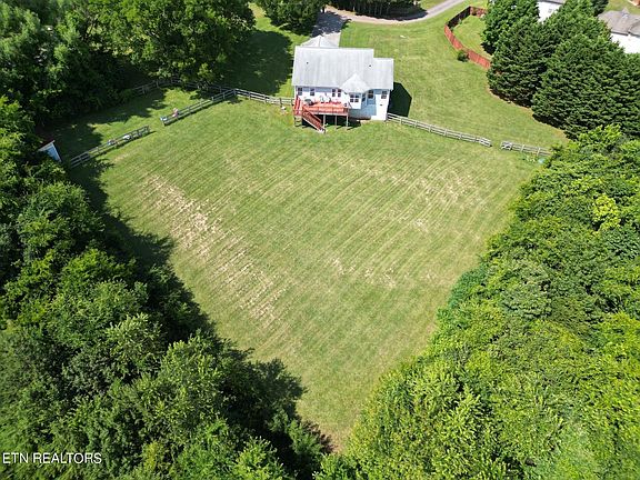 3rd image of 749 Hidden Glen Ln