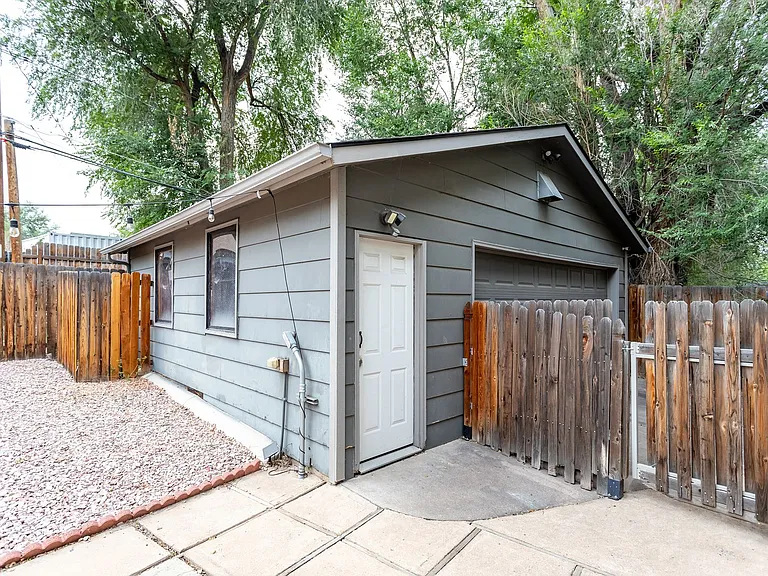 1005 Norwood Ave — Photo 32