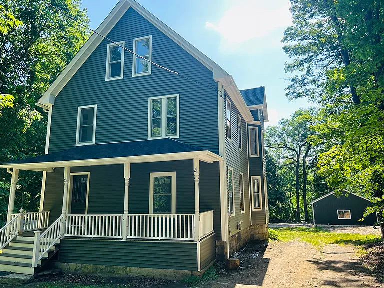 4 Hillside Pl — Photo 1