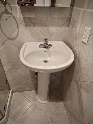 Rented by Albert Attias, LREB | media 19