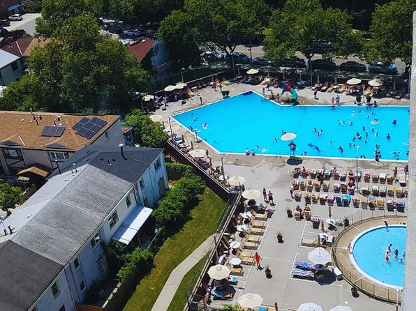 61-20 Grand Central Parkway image 20 of 22