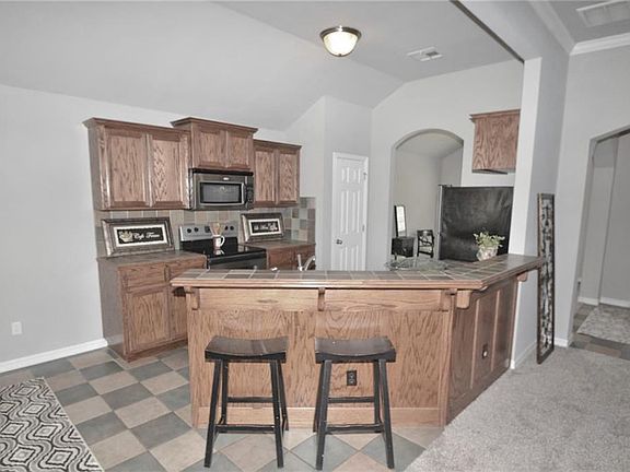 3rd image of 2237 Peacock Dr