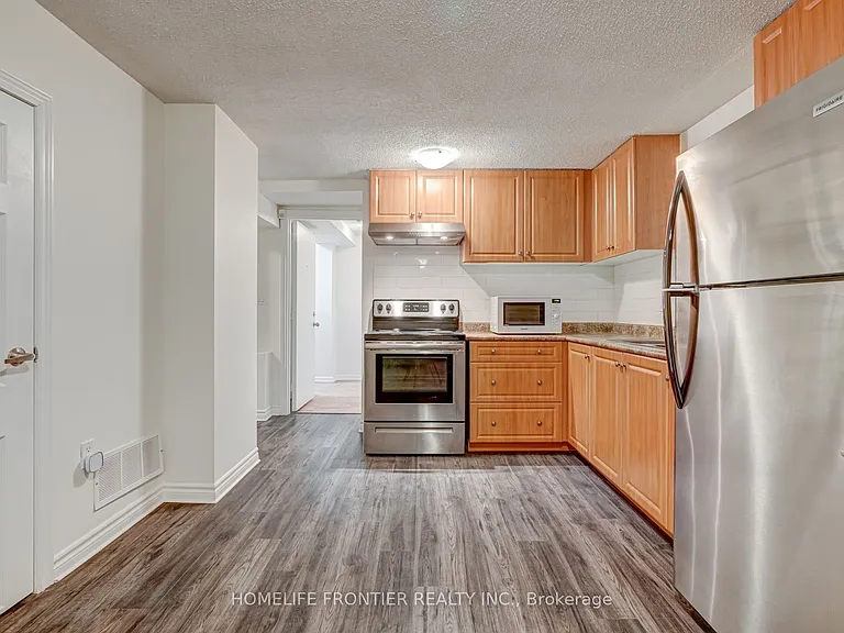 29 Madsen Cres #BASEMENT — Photo 12
