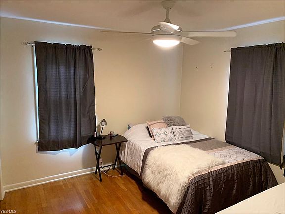 3rd image of 208 Mackinaw Ave