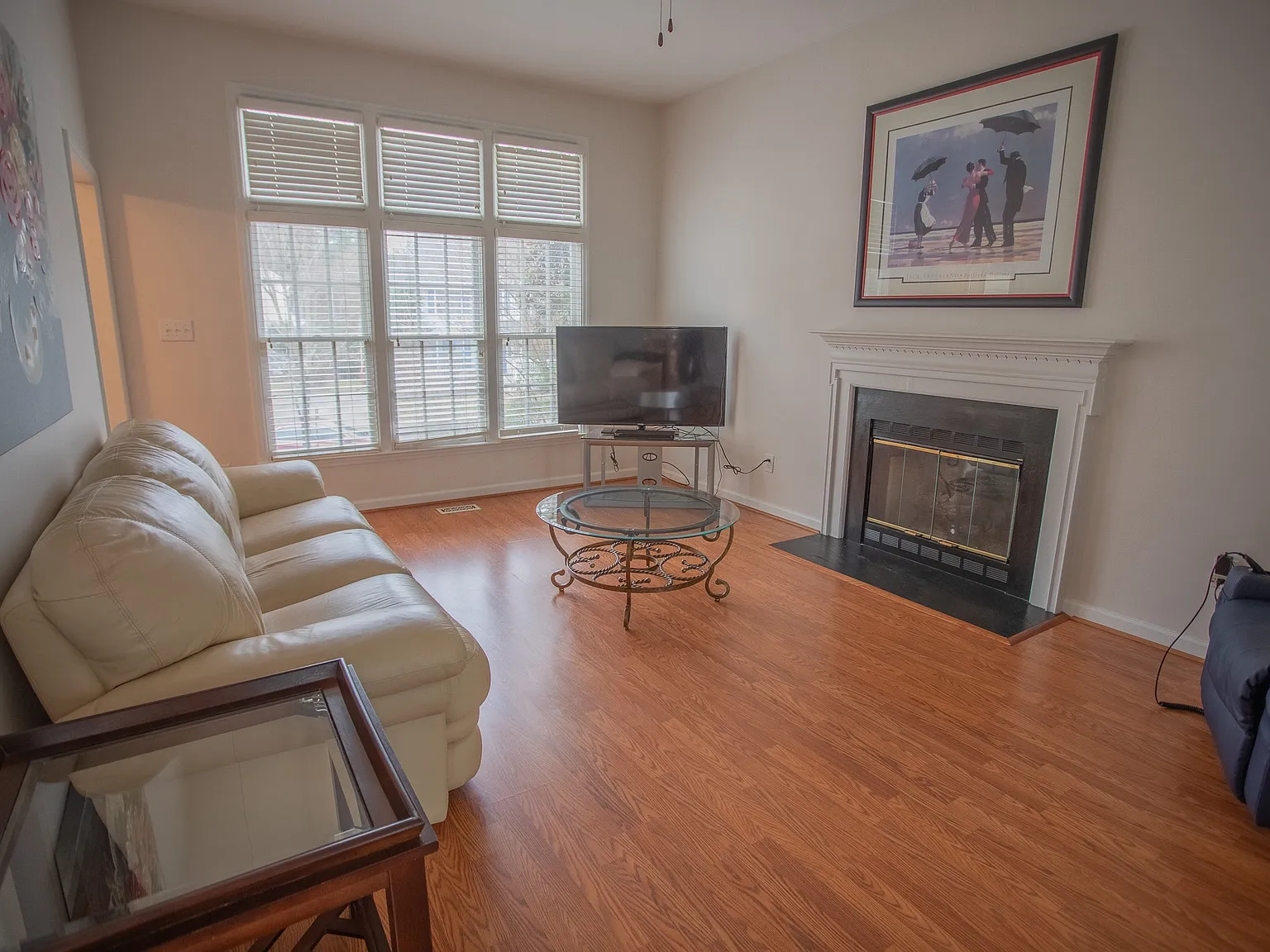 3 bed, 2.5 bath, 1489 sqft, $2,700 — Photo 3