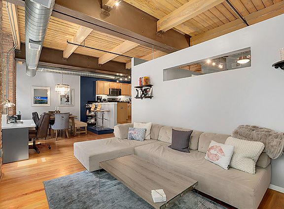 3rd image of 420 W Ontario St APT 203
