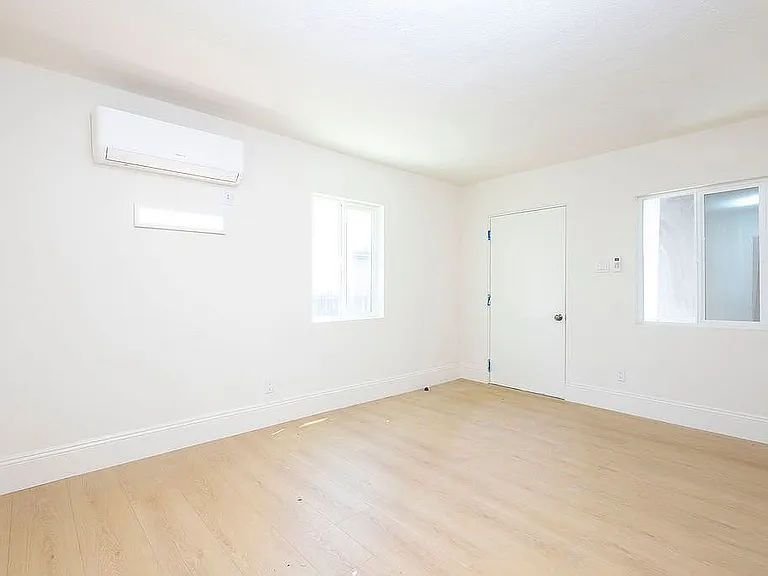 914 E Martin Luther King Junior Blvd — Photo 15