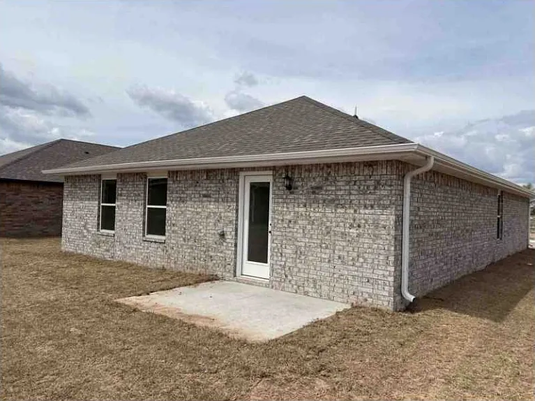 2131 Wildflower Dr — Photo 2