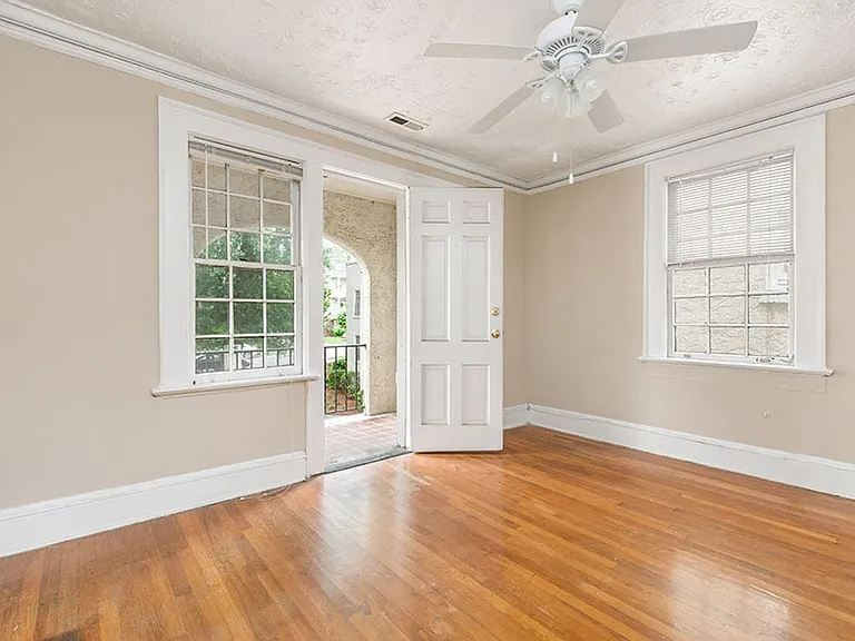 Spanish Oaks Apartment — Photo 5