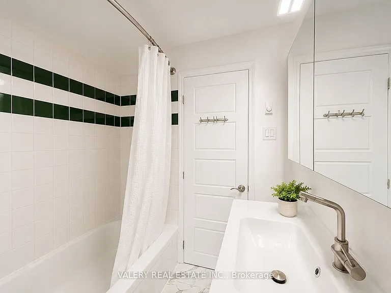67 Queen Mary St #B — Photo 7
