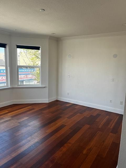1st image of 1408 31st Ave #209
