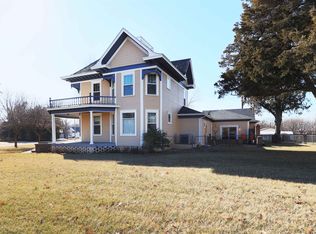 102 S Highland St, Conway Springs, KS 67031
