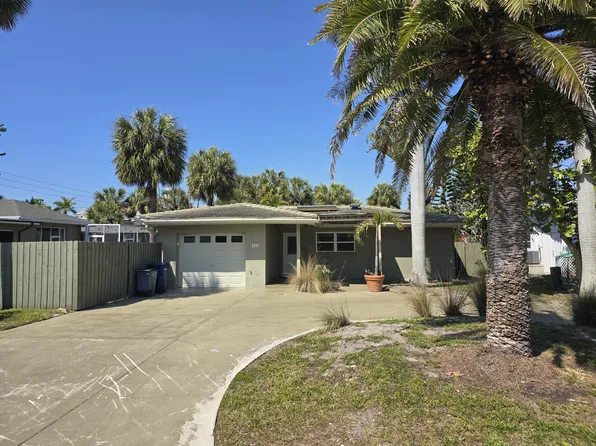 103 1st St, Belleair Beach, FL 33786