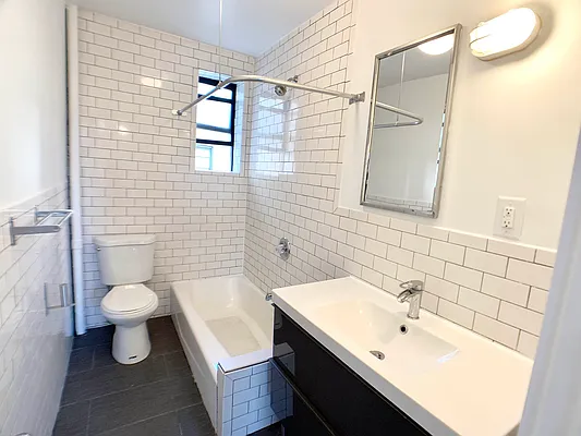 Rented by REAL New York | media 21