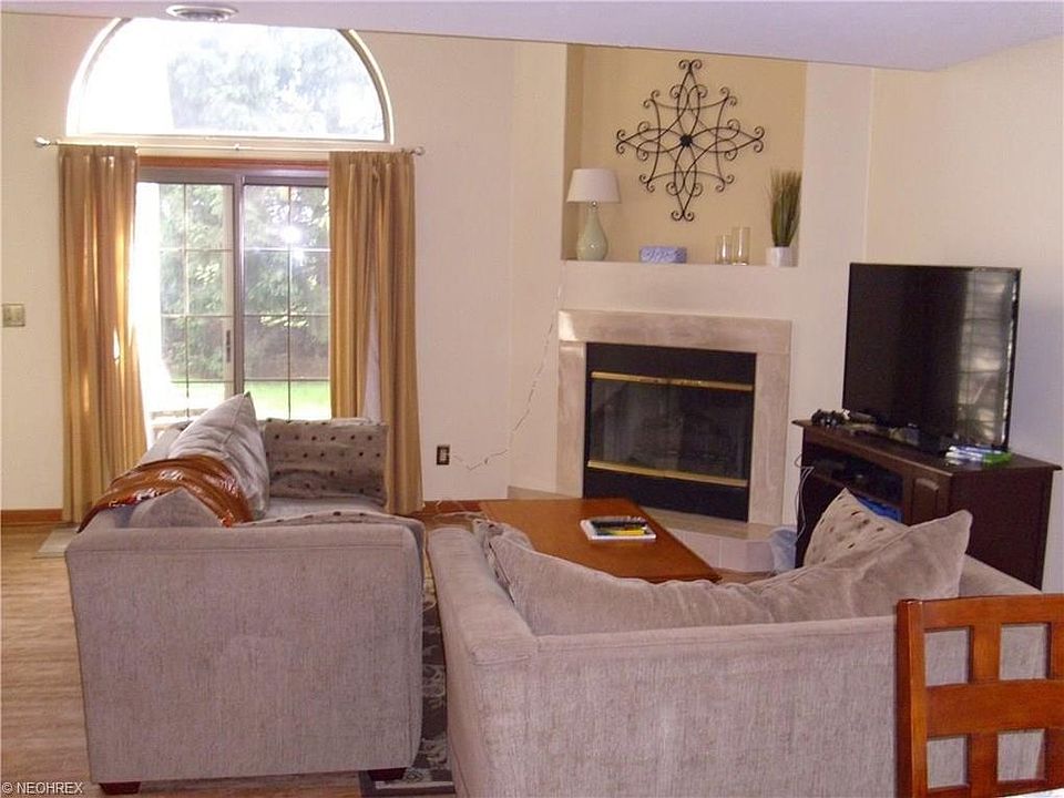 1st image of 215 S Aspen Ct Unit 6