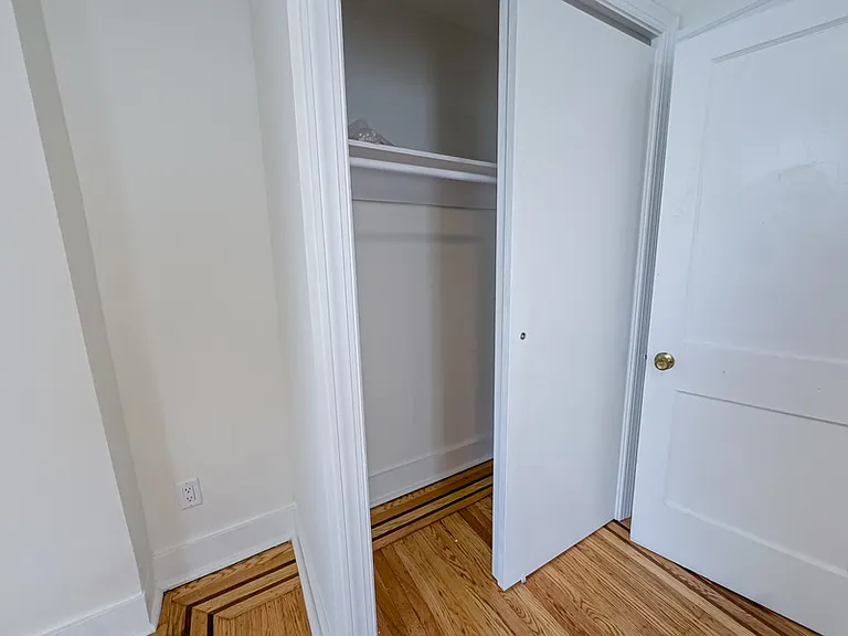 1223 N Franklin St #3R — Photo 45