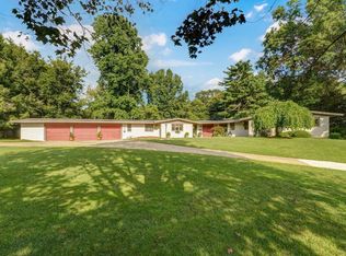 2274 S Edgewater Dr, Springfield, MO 65804
