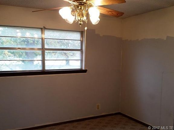 5th image of 92 Croninger St