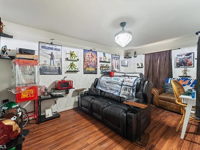 1021 Alvin Ave — Photo 22