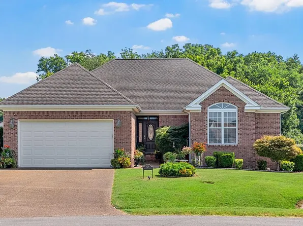 626 Ashbury Cir, Hopkinsville, KY 42240