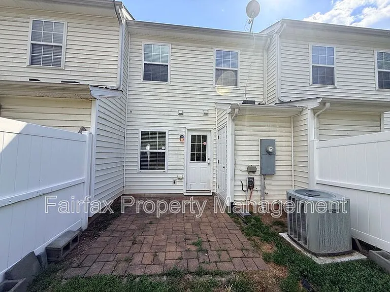 3131 Ivey Wood Ln — Photo 7