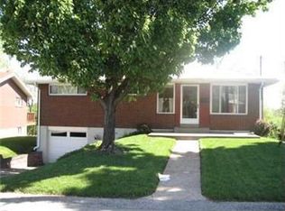 375 Collins Dr, Pittsburgh, PA
