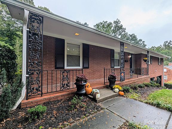 4th image of 139 Pearson Dr