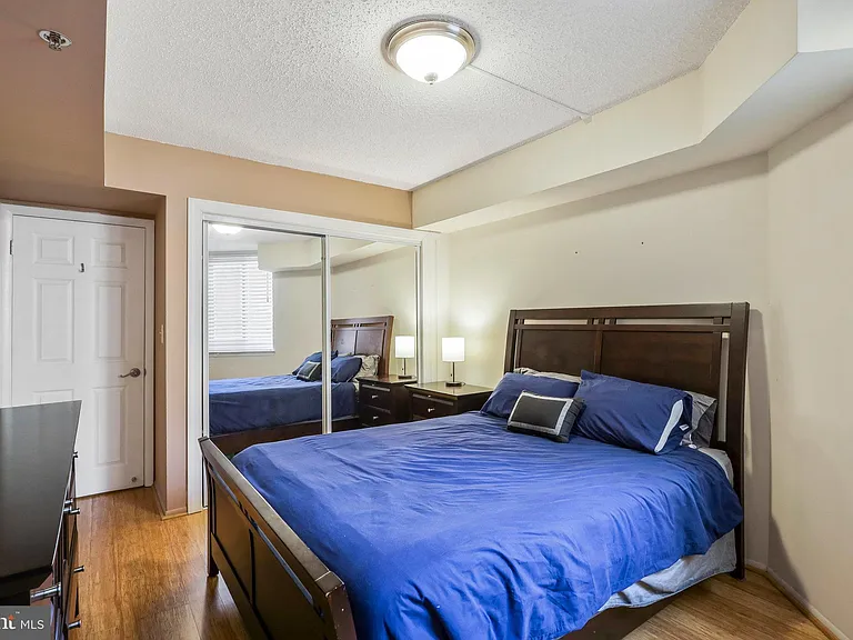 1001 N Vermont St #413 — Photo 7