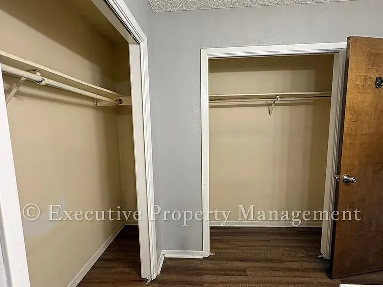 410 Jeffrey Ln — Photo 25