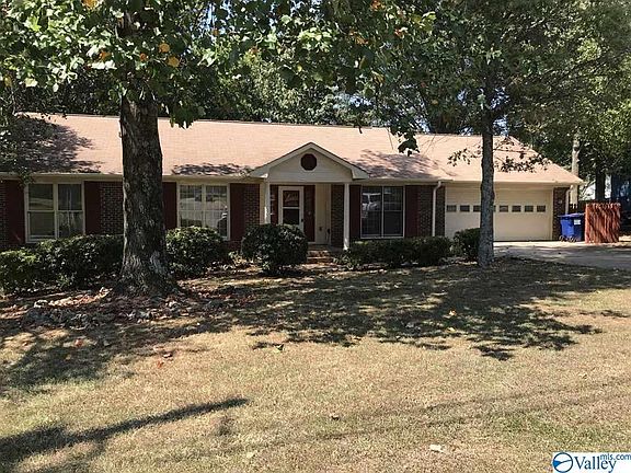 2nd image of 819 Ashwood Dr