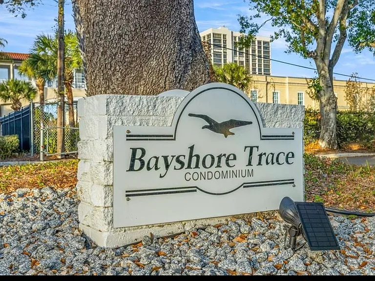 3325 Bayshore Blvd #F31 — Photo 1
