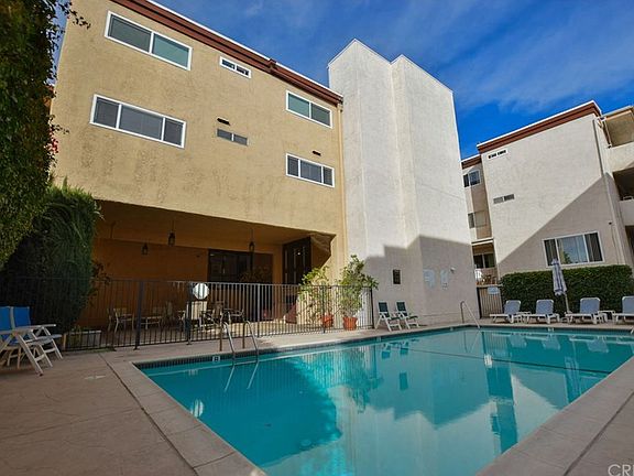 2nd image of 5412 Lindley Ave Unit 317