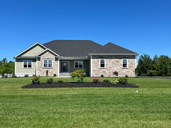 17 Alison Dr, Acushnet, MA 02743