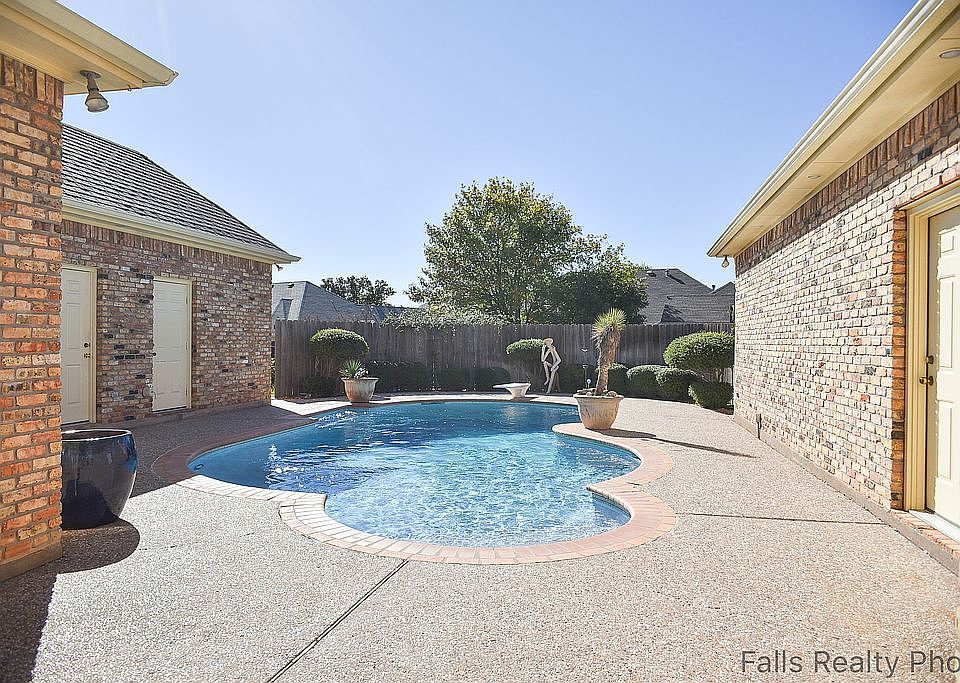 1st image of 3016 Whitehall Ln