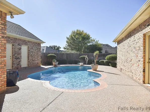 3016 Whitehall Ln, Wichita Falls, TX 76309