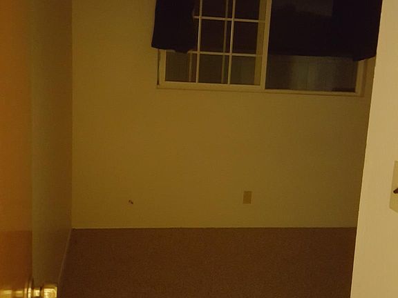 5th image of 228 W East Dr