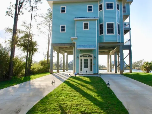 219 Baywood Dr, Pass Christian, MS 39571