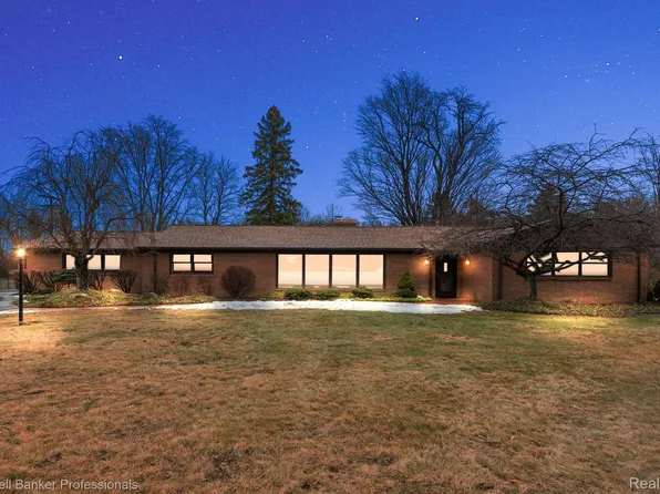 2123 S Lapeer Rd, Lapeer, MI 48446