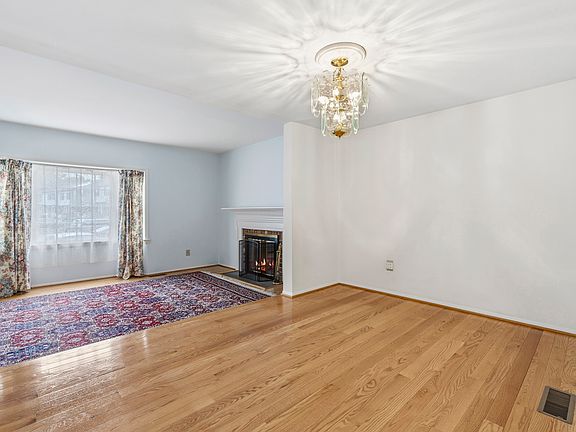 5th image of 18617 Chickadee Ln