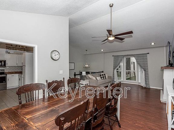 3rd image of 2152 Ridgecrest Dr