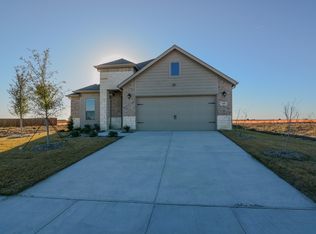 141 Trinity St, Grandview, TX 76050