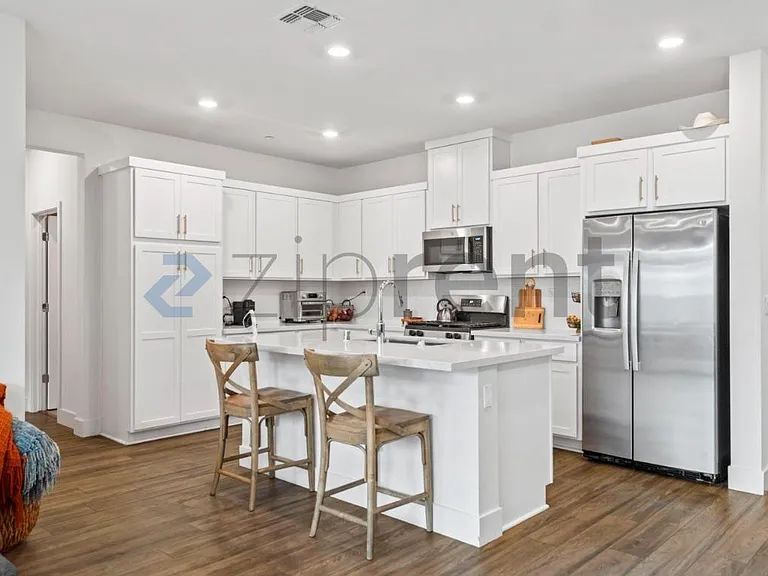 5996 Markham Dr — Photo 10