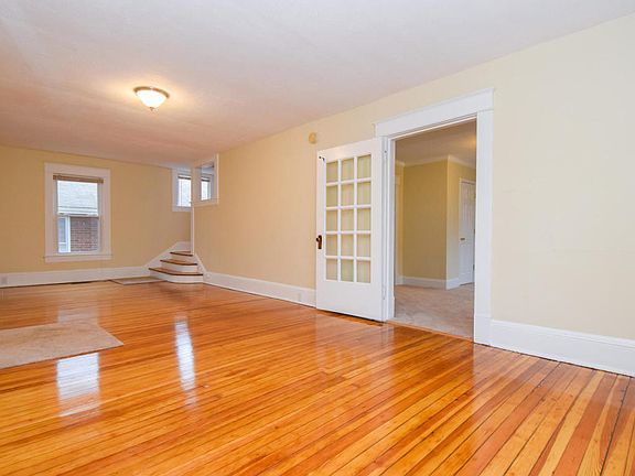 4th image of 727 Montrose Ave SE